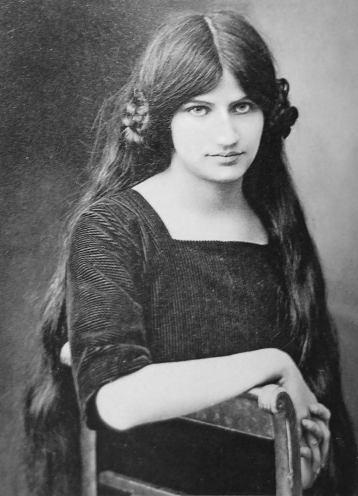 Jeanne Hébuterne, tragic muse, mother and artist. Her short life lasted only 21 years from 6th April 1898 – 25th January 1920. Muse and lover of Amedeo Modigliani.
